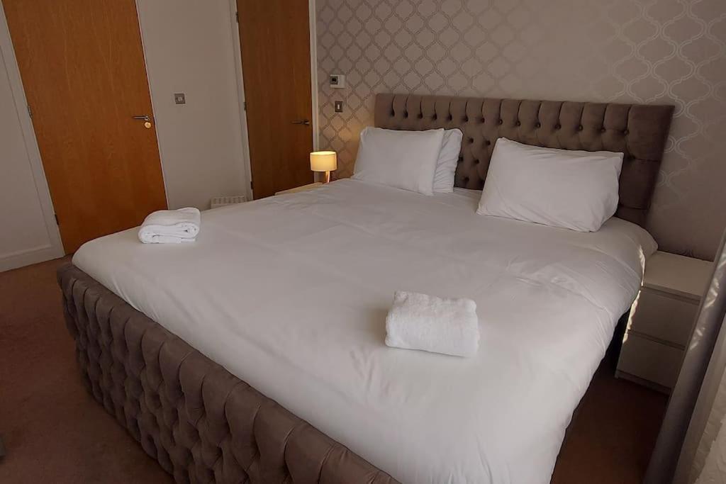 Modern Home Near Etihad, Coop Live Manchester Bagian luar foto